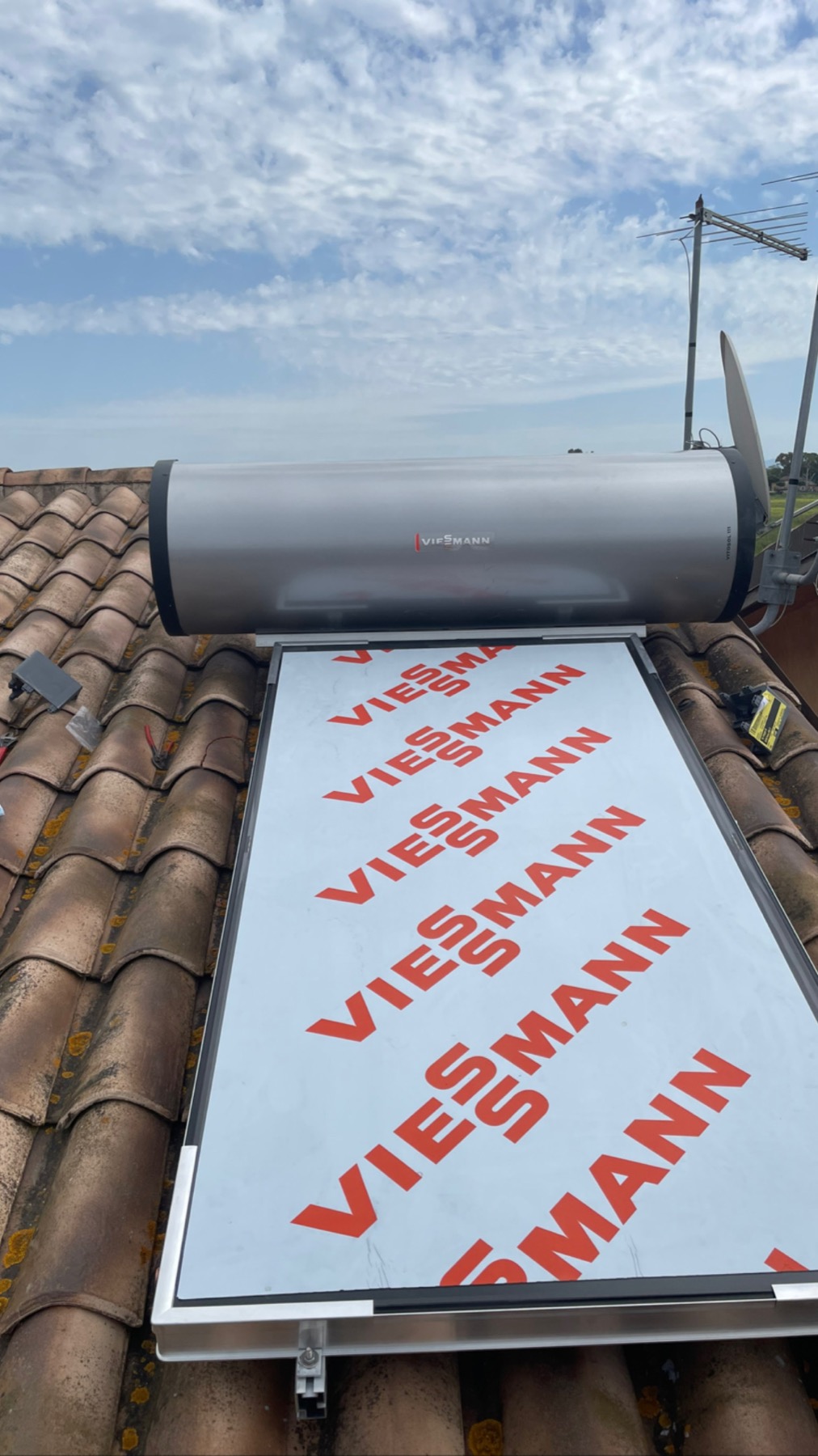 Pannello solare termico Viessmann su tetto